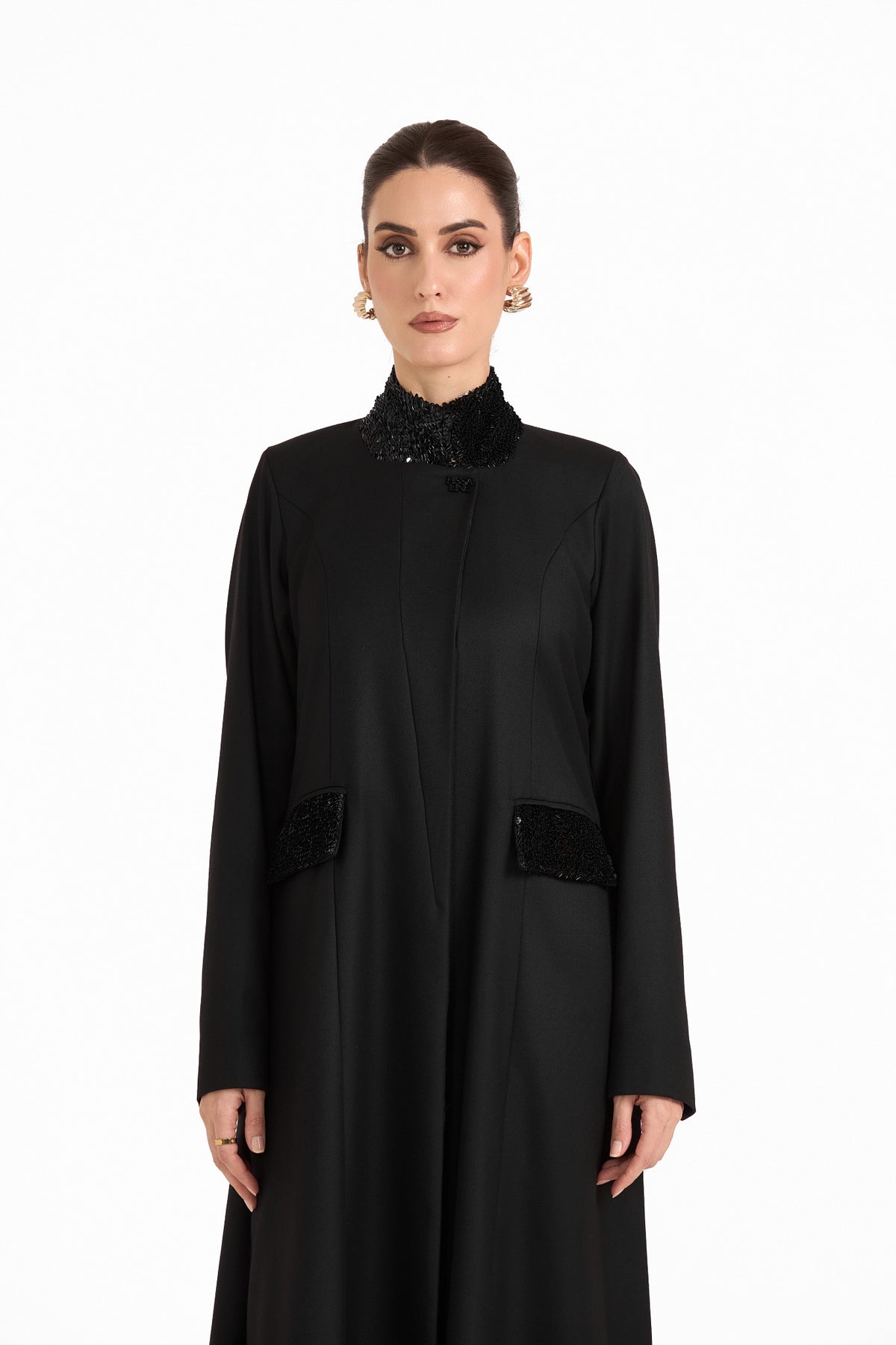 Hissa Line Look 1 — additional garment detail