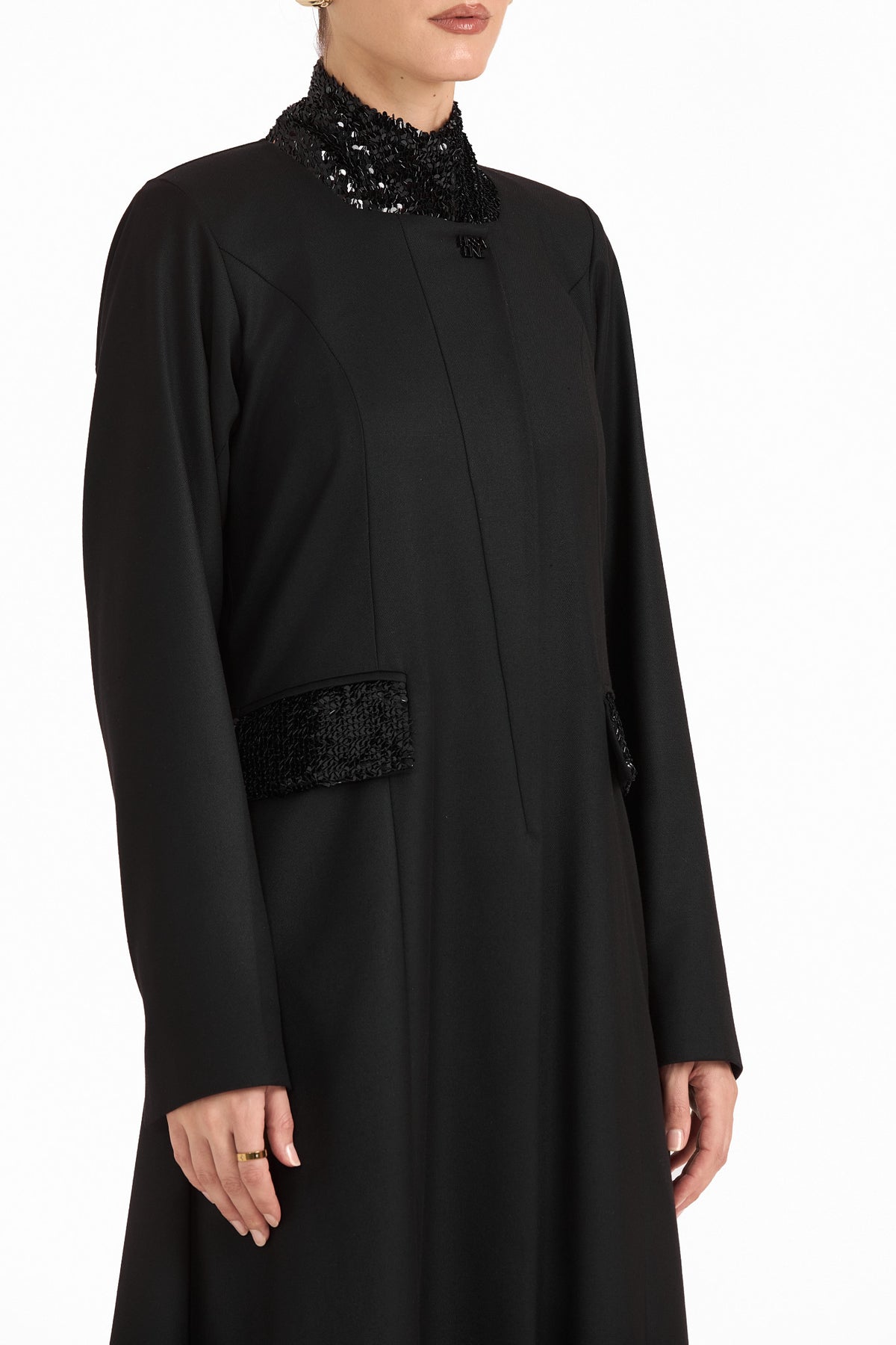 Hissa Line Look 1 — garment detail