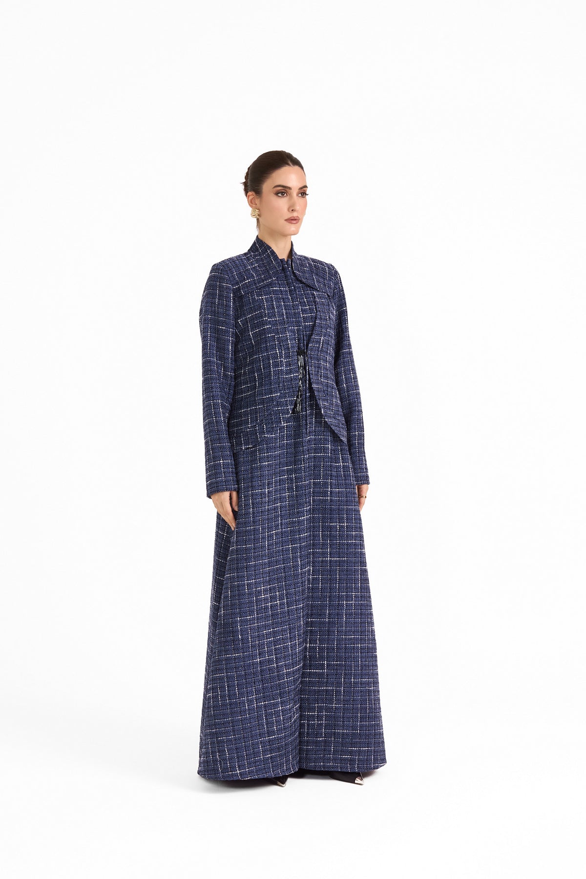 Hissa Line Look 11 — side view