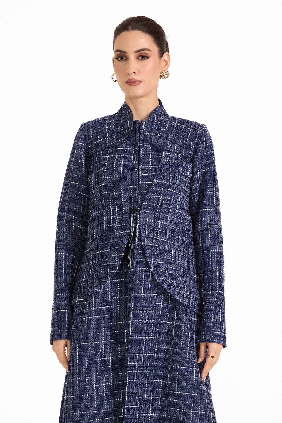Hissa Line Look 11 — additional garment detail
