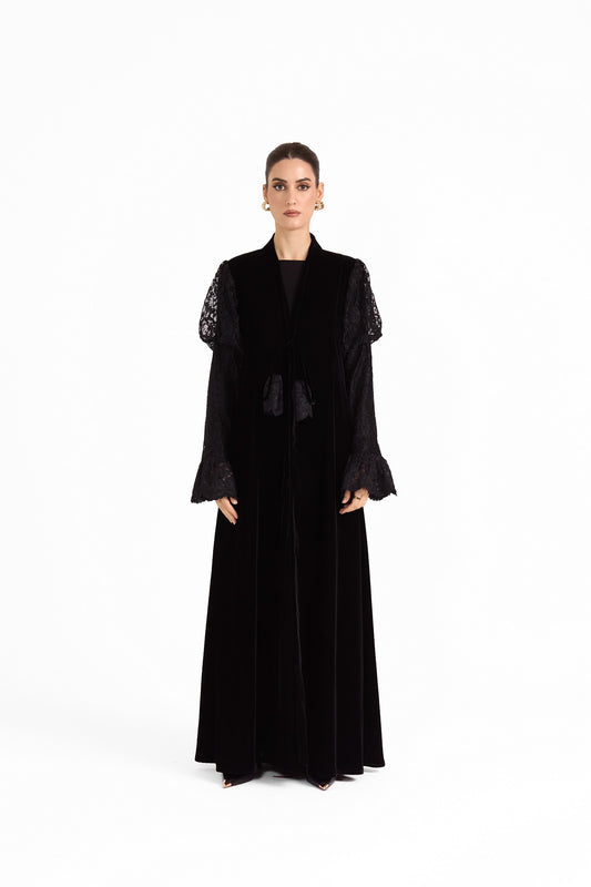 Hissa Line Look 16 — front view