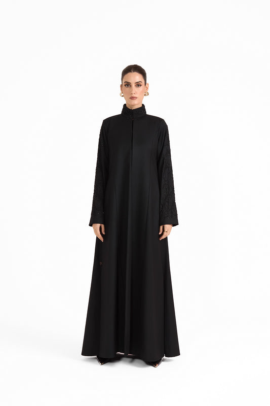 Hissa Line Look 17 — front view