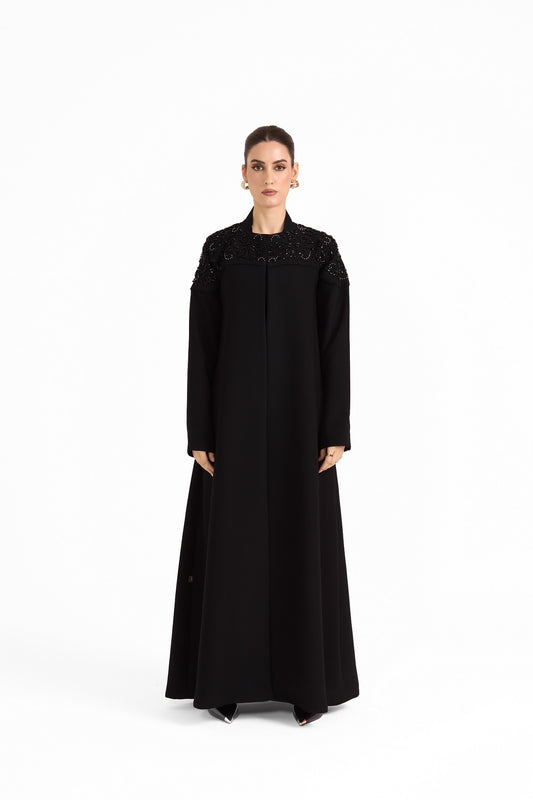 Hissa Line Look 18 — front view