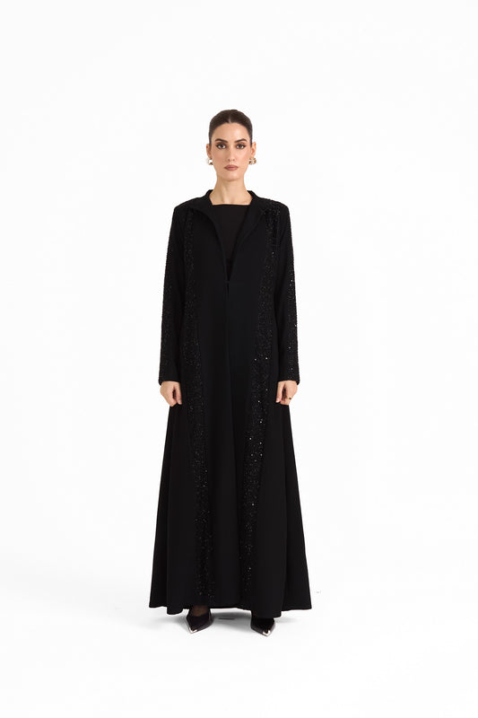 Hissa Line Look 50 — front view