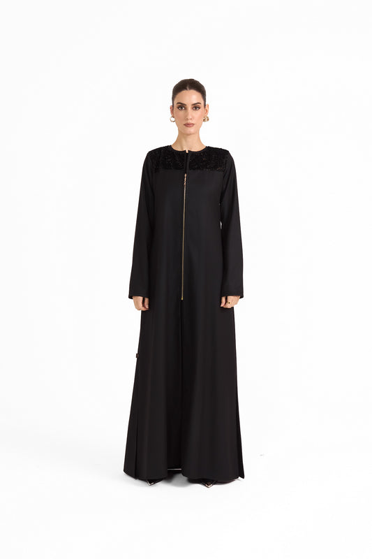 Hissa Line Look 52 — front view