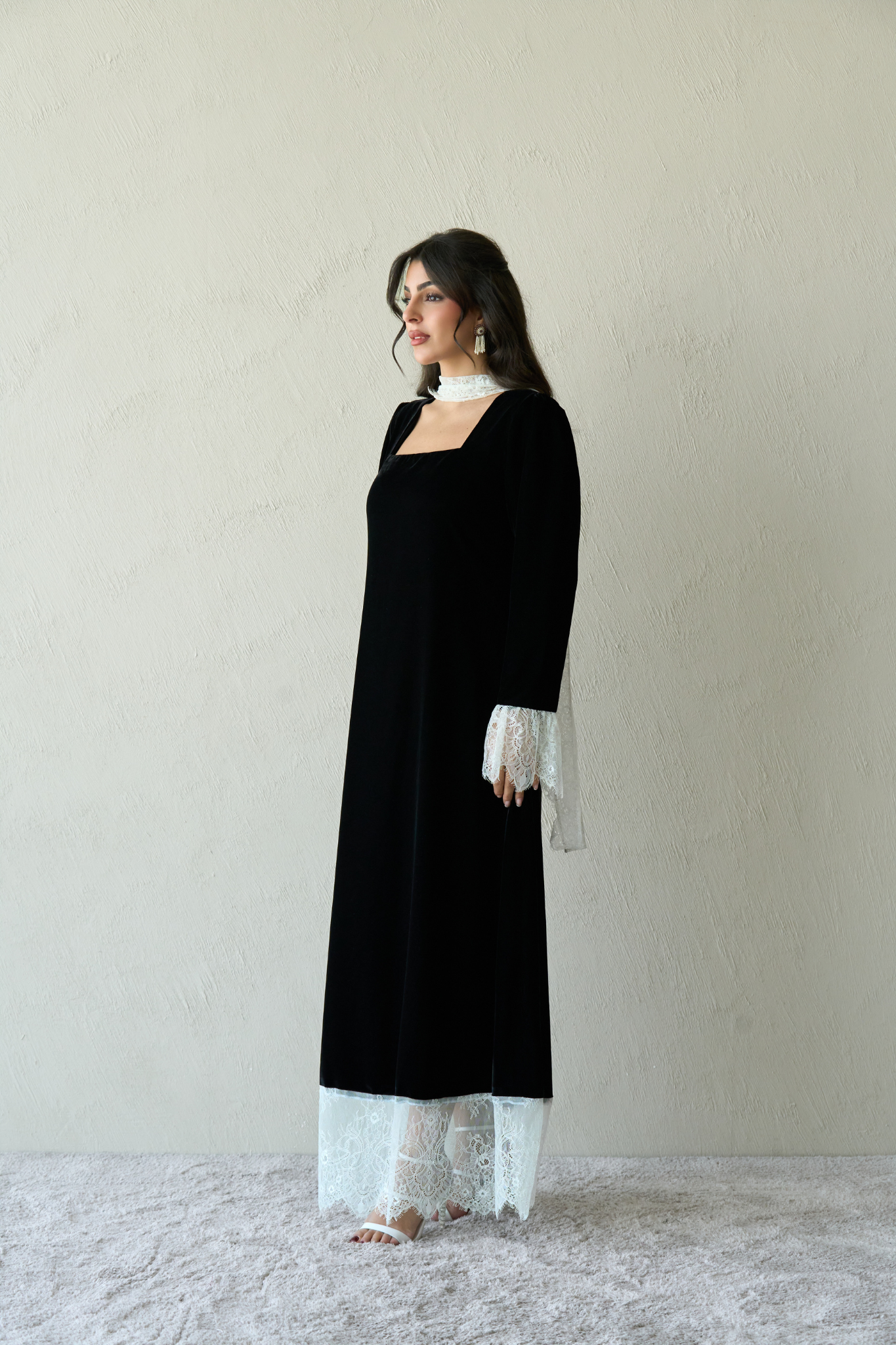 Midnight Laceveil R27