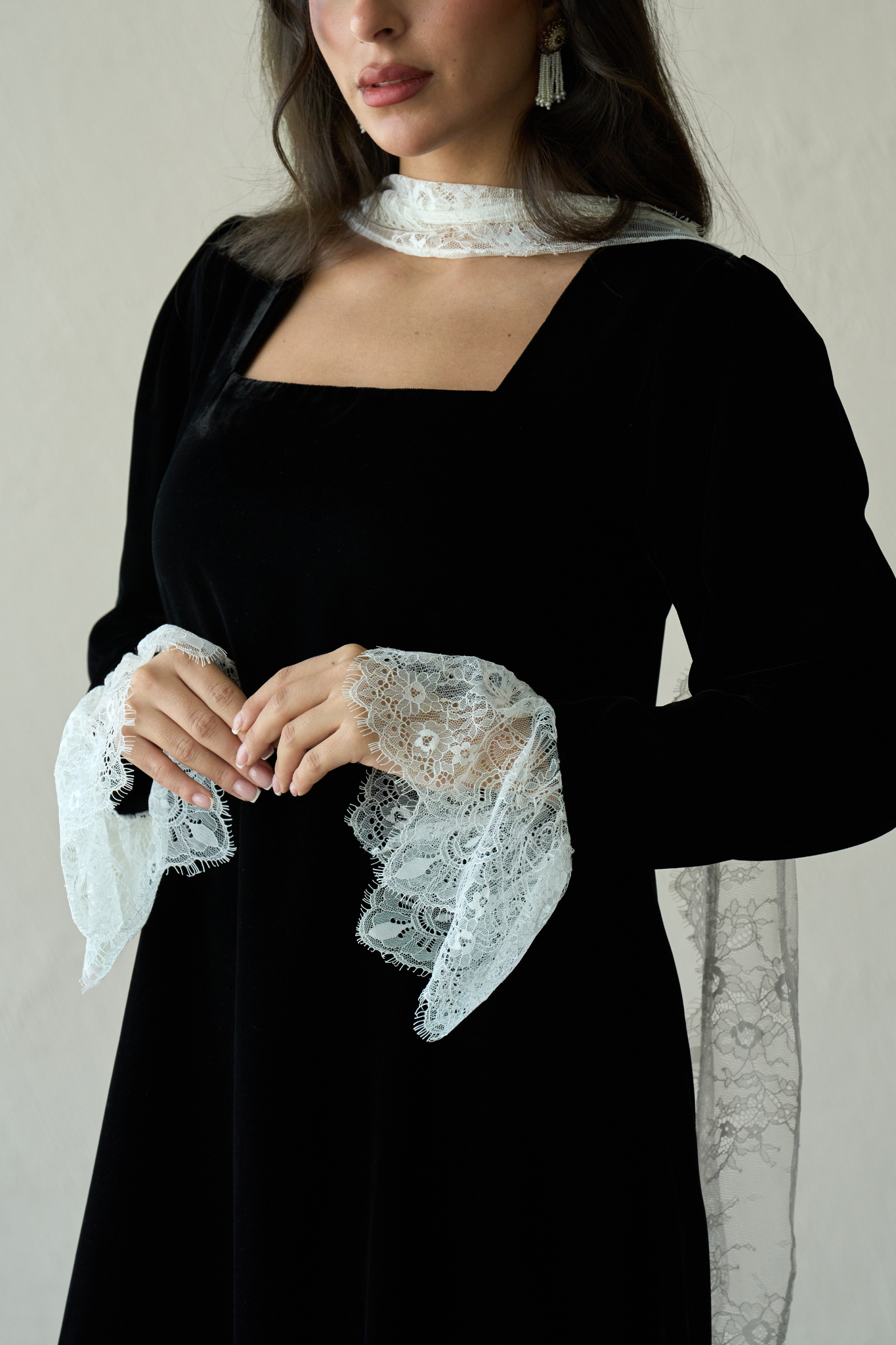 Midnight Laceveil R27