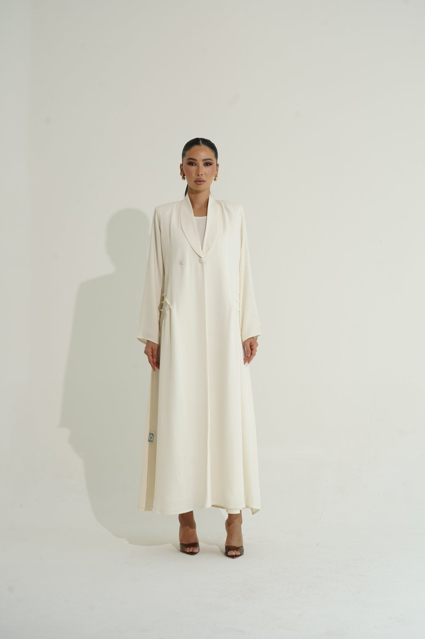 Off white abaya - | حصه لاين