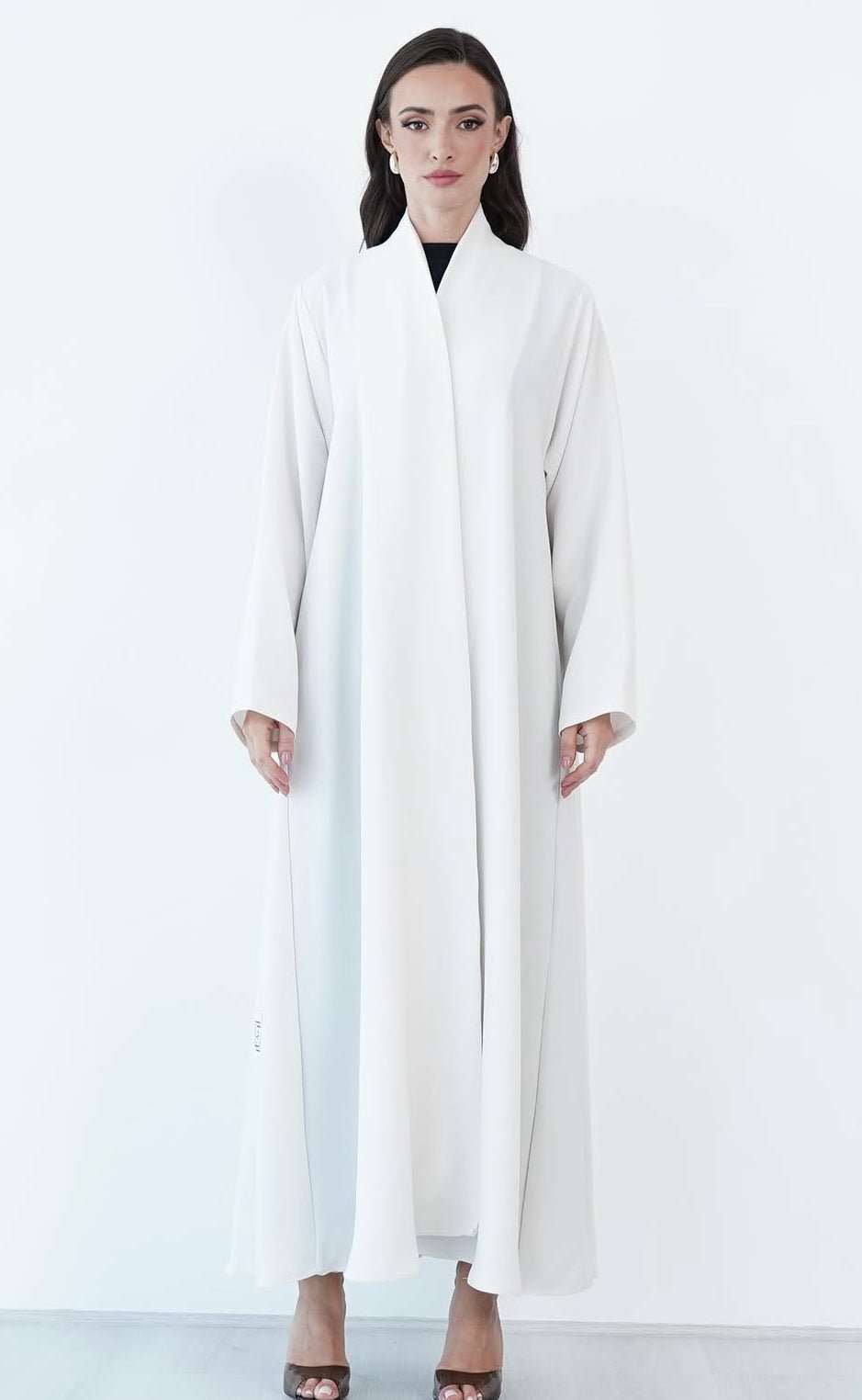 Plain white abaya - | حصه لاين