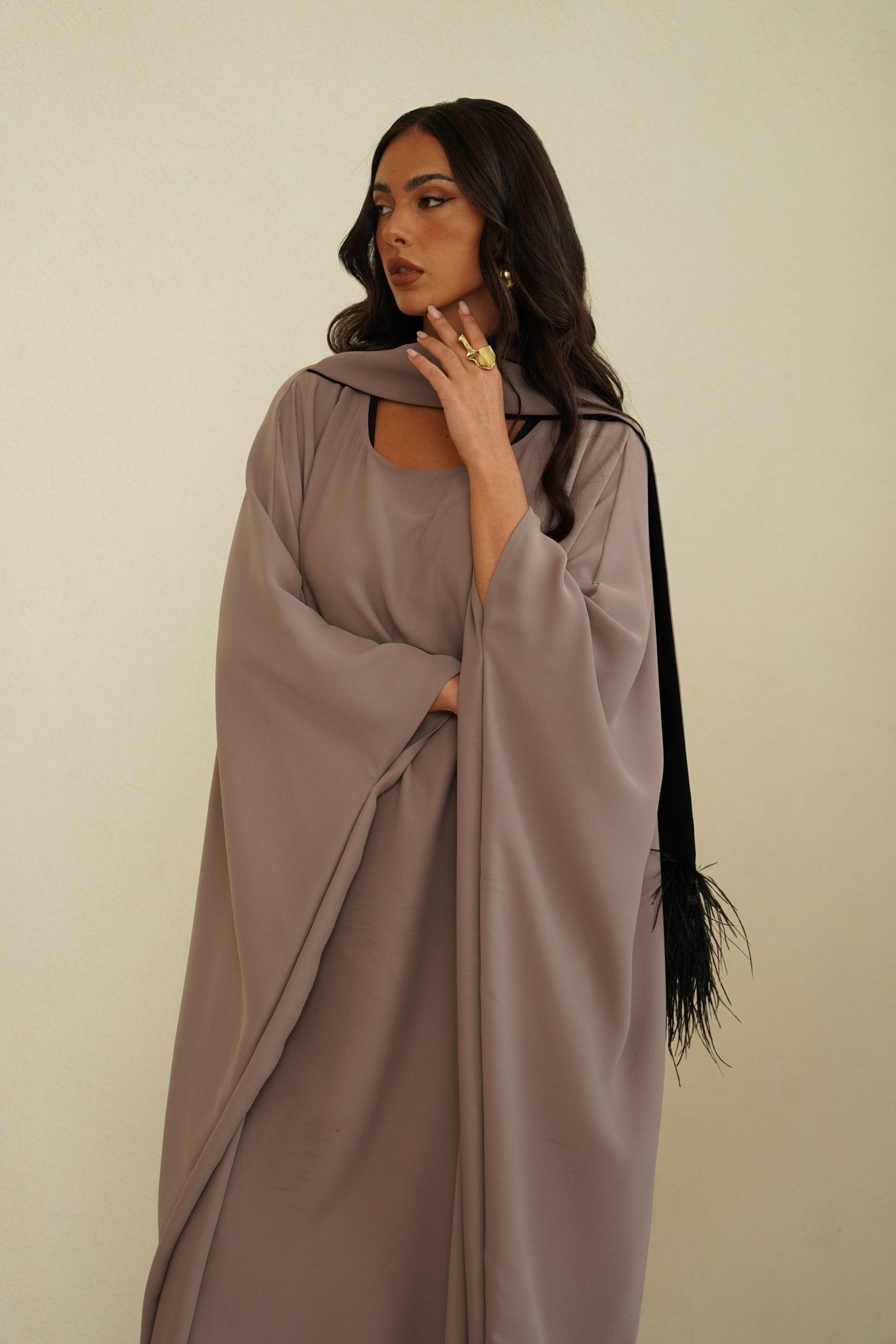 Taupe whisper - | حصه لاين